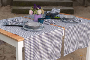 Linen table runner in violet checks, washed, soft. Manufacturer: AB ‘Siulas’. Produced in Lithuania