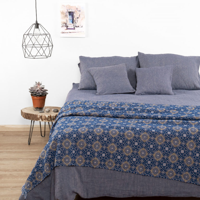 Linen bedding in blue grey color. Manufacturer: AB ‘Siulas’, Lithuania