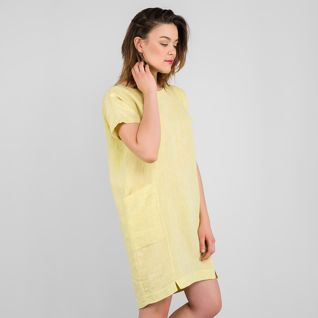 Short yellow linen dress, short sleeves, with pockets. Manufacturer: AB “Siulas”, Lithuania