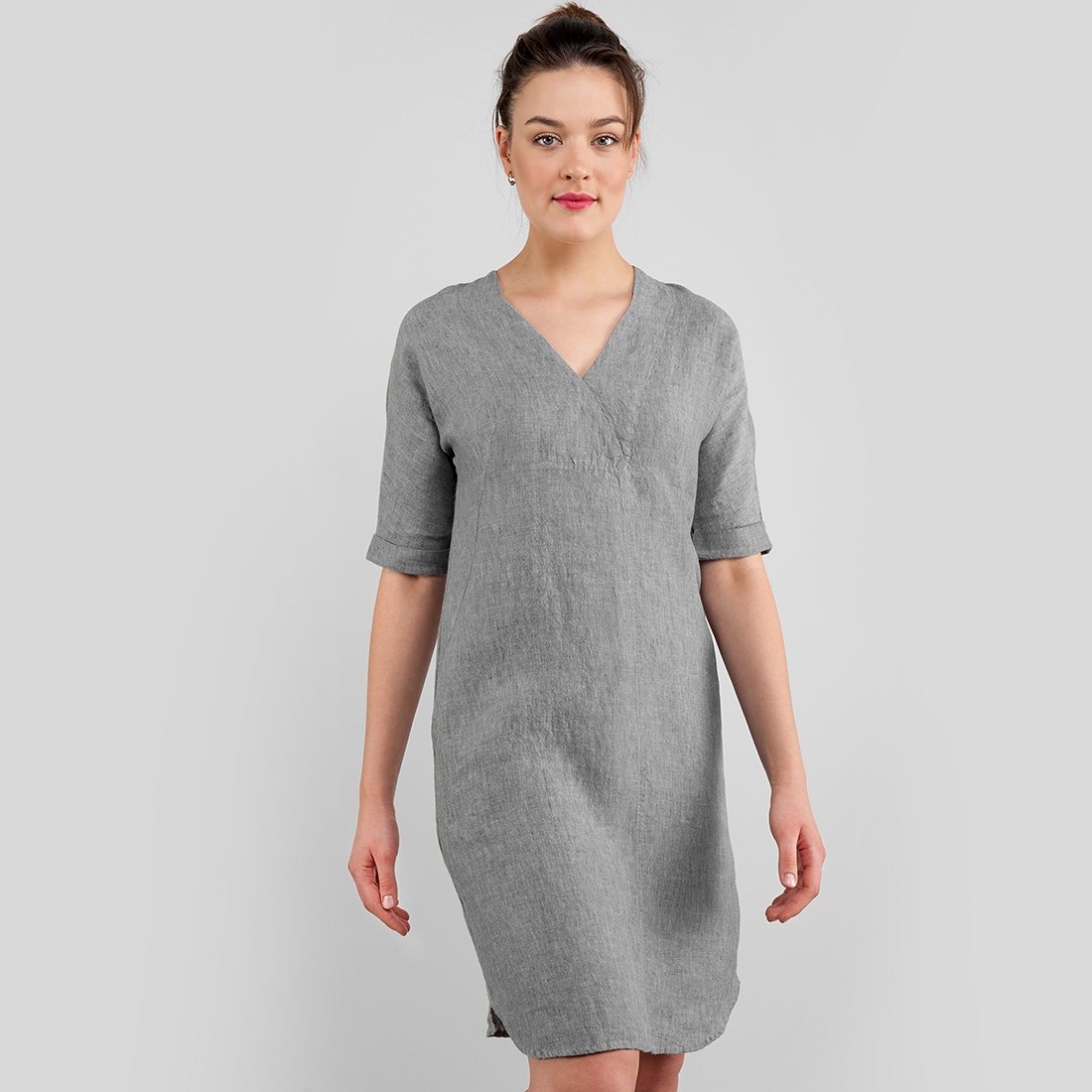 Linen dress in grey color. Manufacturer: AB “Siulas”