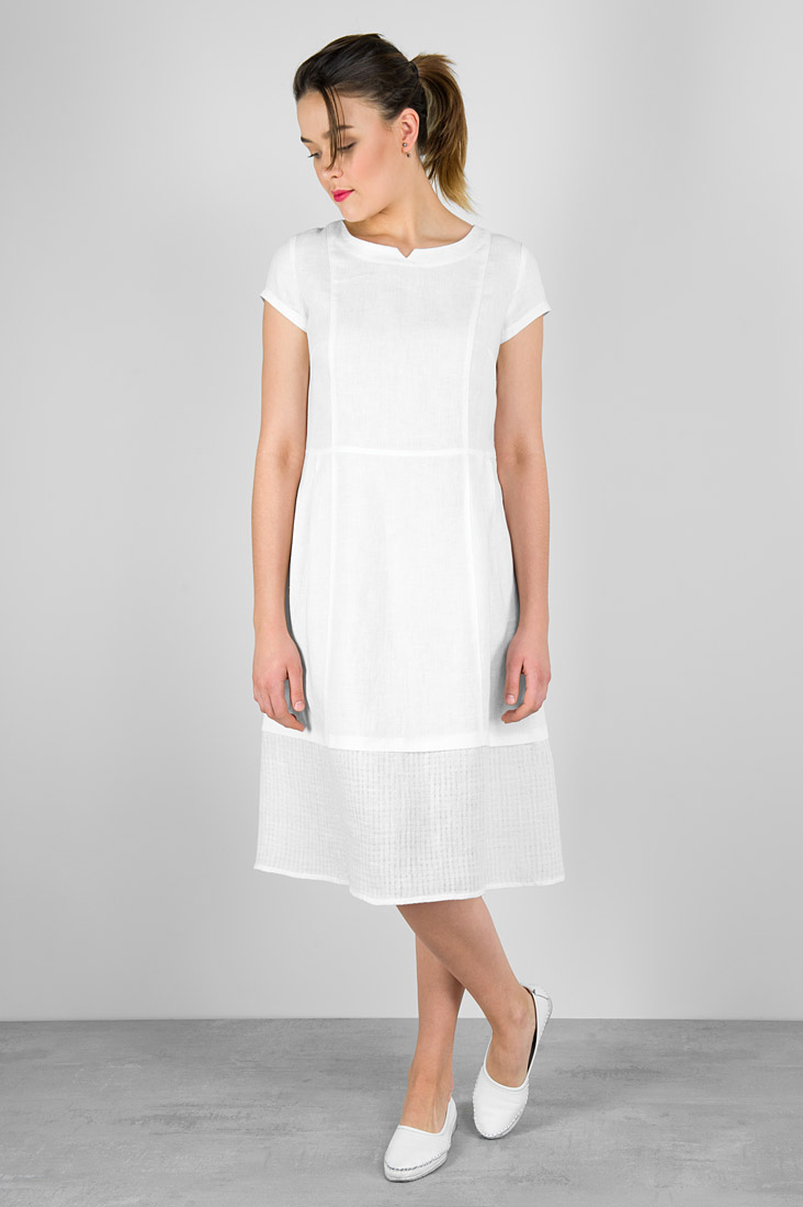White linen dress. Manufacturer: AB “Siulas”